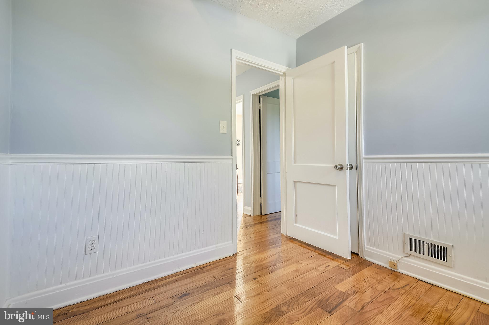 31 Briarwood Road Baltimore, MD 21228 - Photo 21 of 33 3rd bedroom