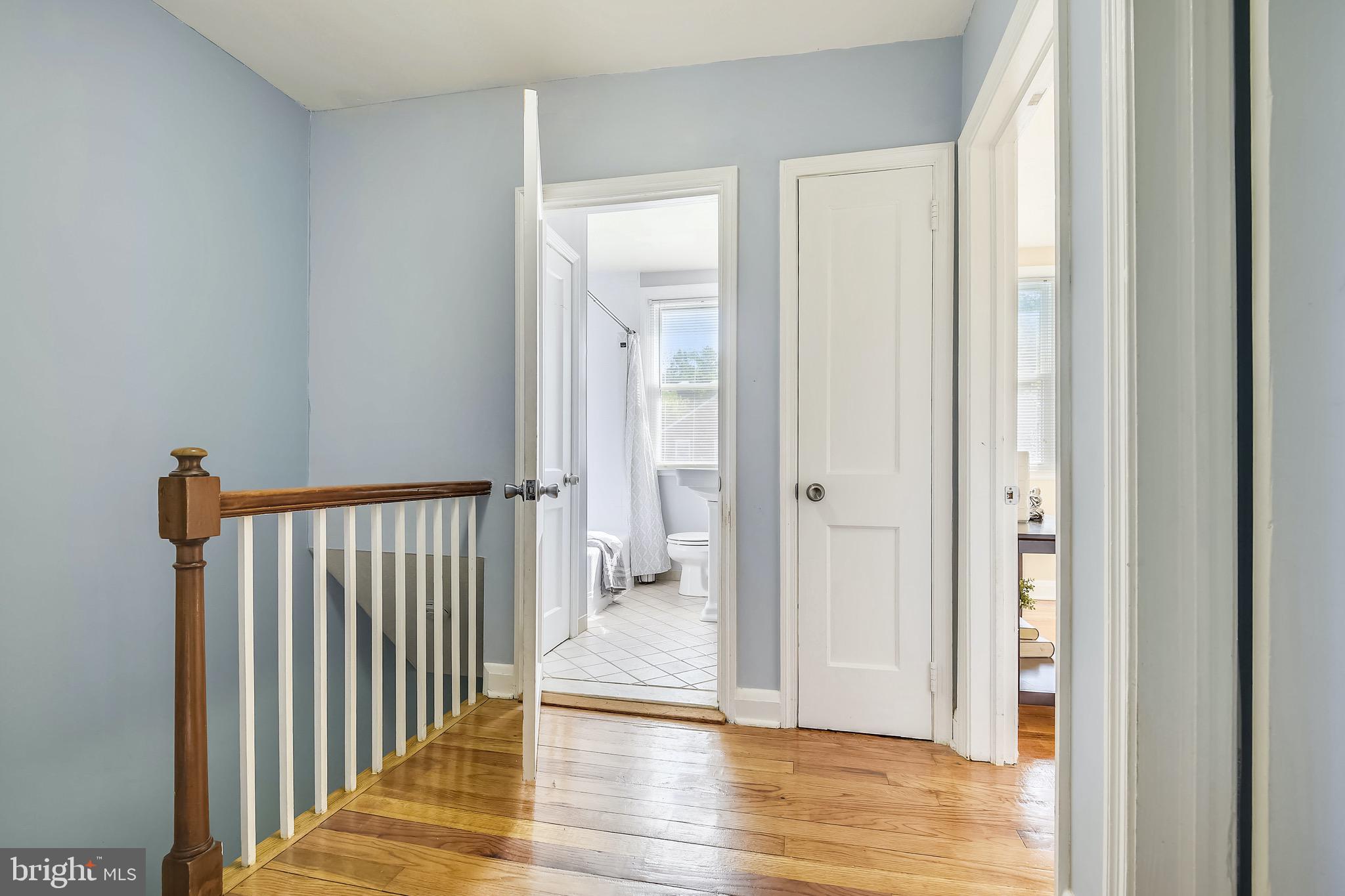 31 Briarwood Road Baltimore, MD 21228 - Photo 22 of 33 Upper level landing