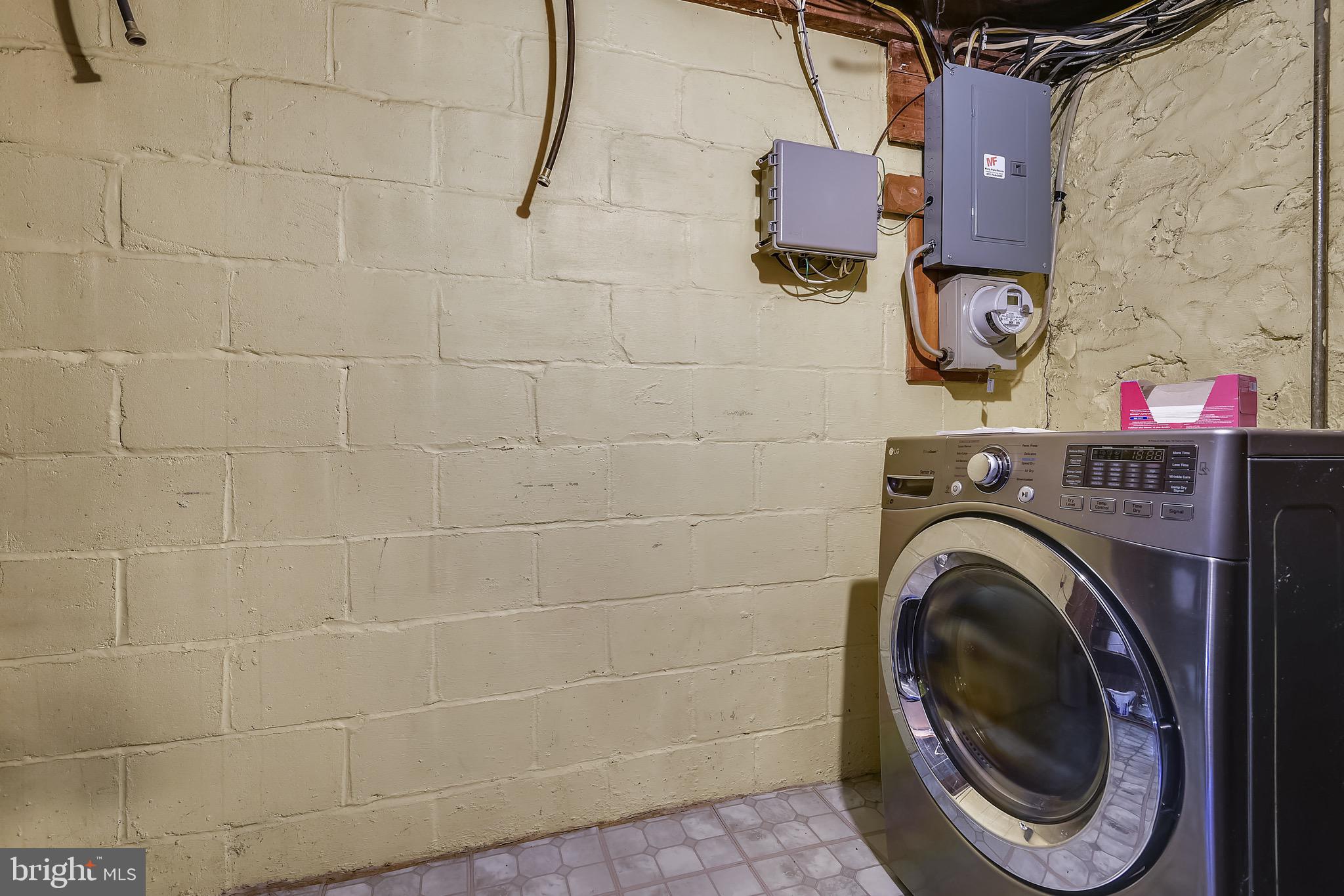 31 Briarwood Road Baltimore, MD 21228 - Photo 26 of 33 Laundry room