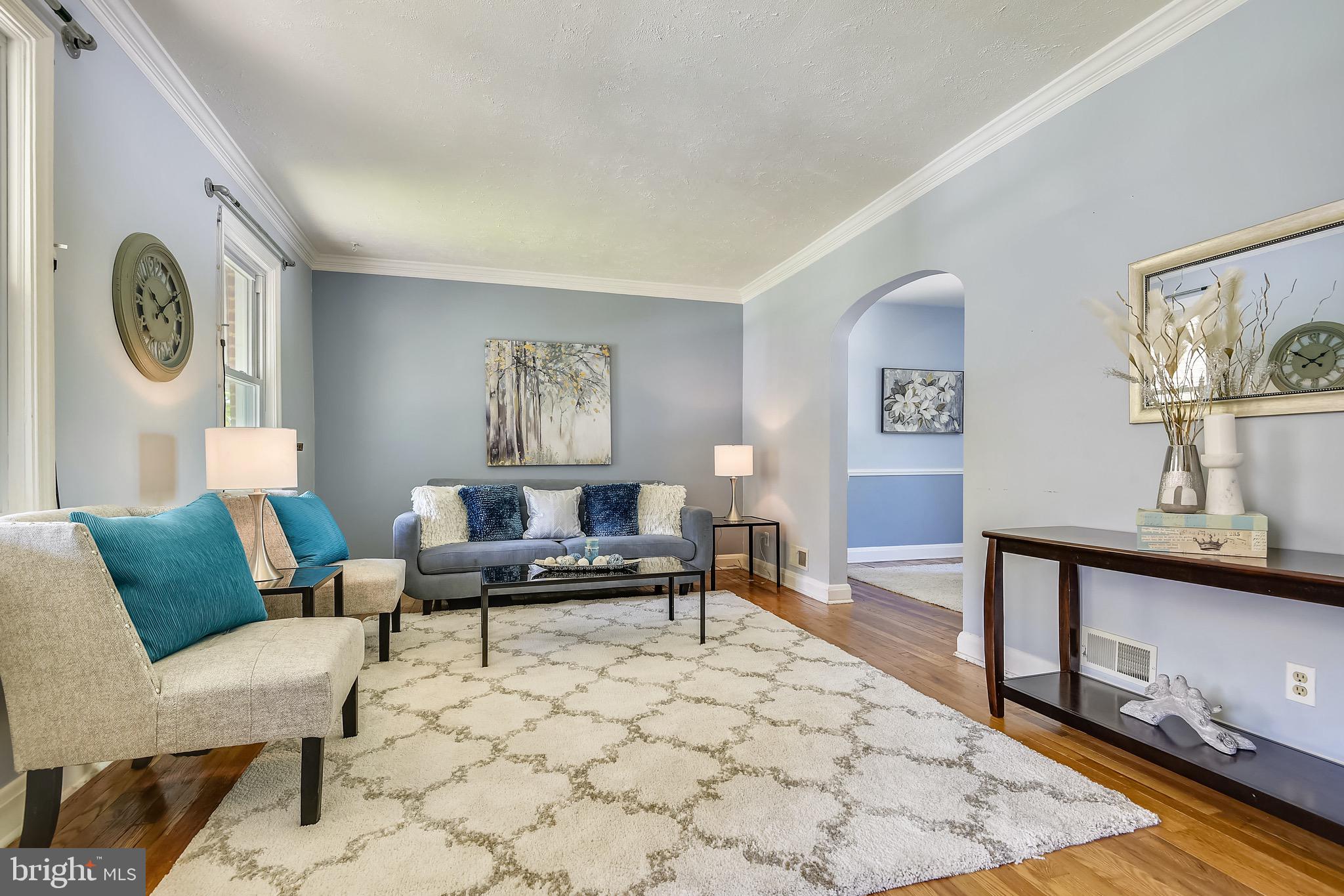 31 Briarwood Road Baltimore, MD 21228 - Photo 5 of 33 Spacious family room