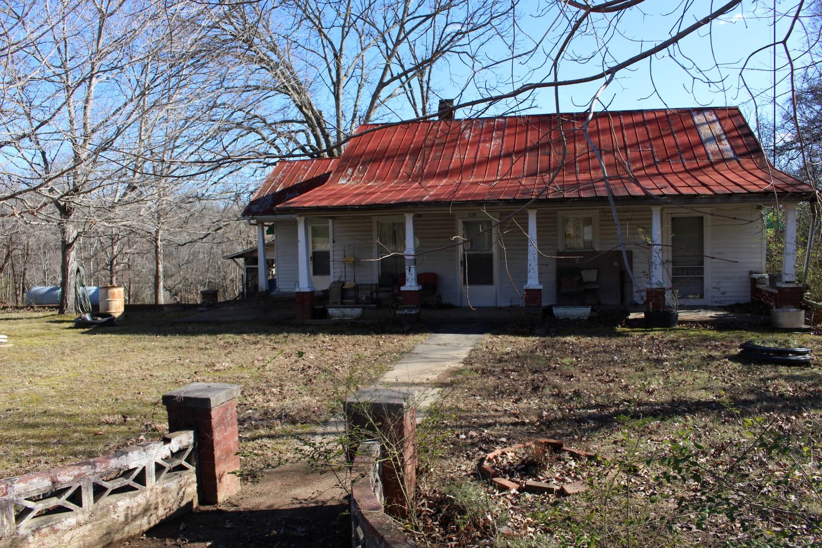 120 Wynns Ferry Road Dover, TN 37058 - Photo 2 of 6 Gallery Image 2