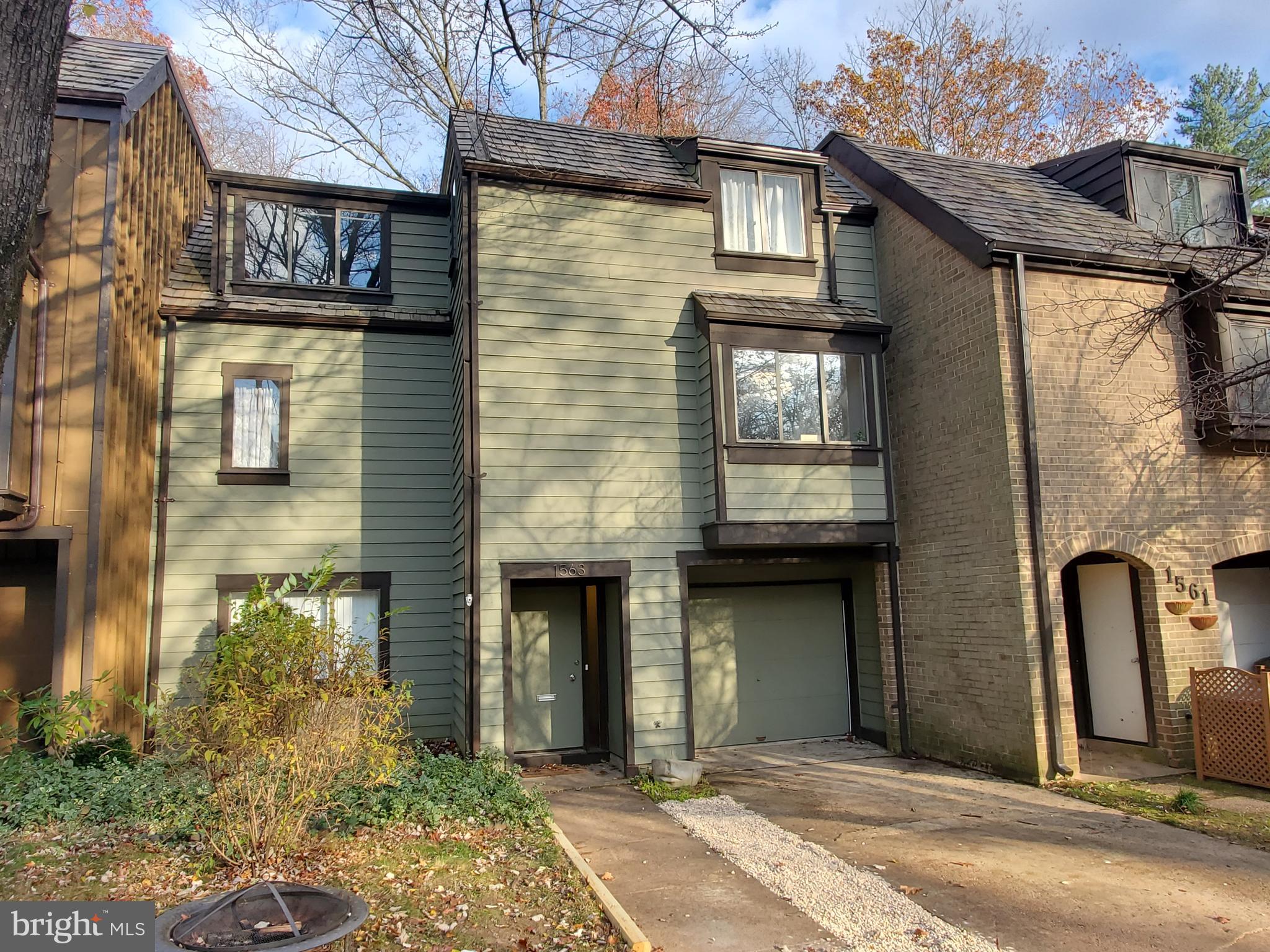 1563 Scandia Circle Reston, VA 20190 - Photo 2 of 41 Main Front Left Angle
