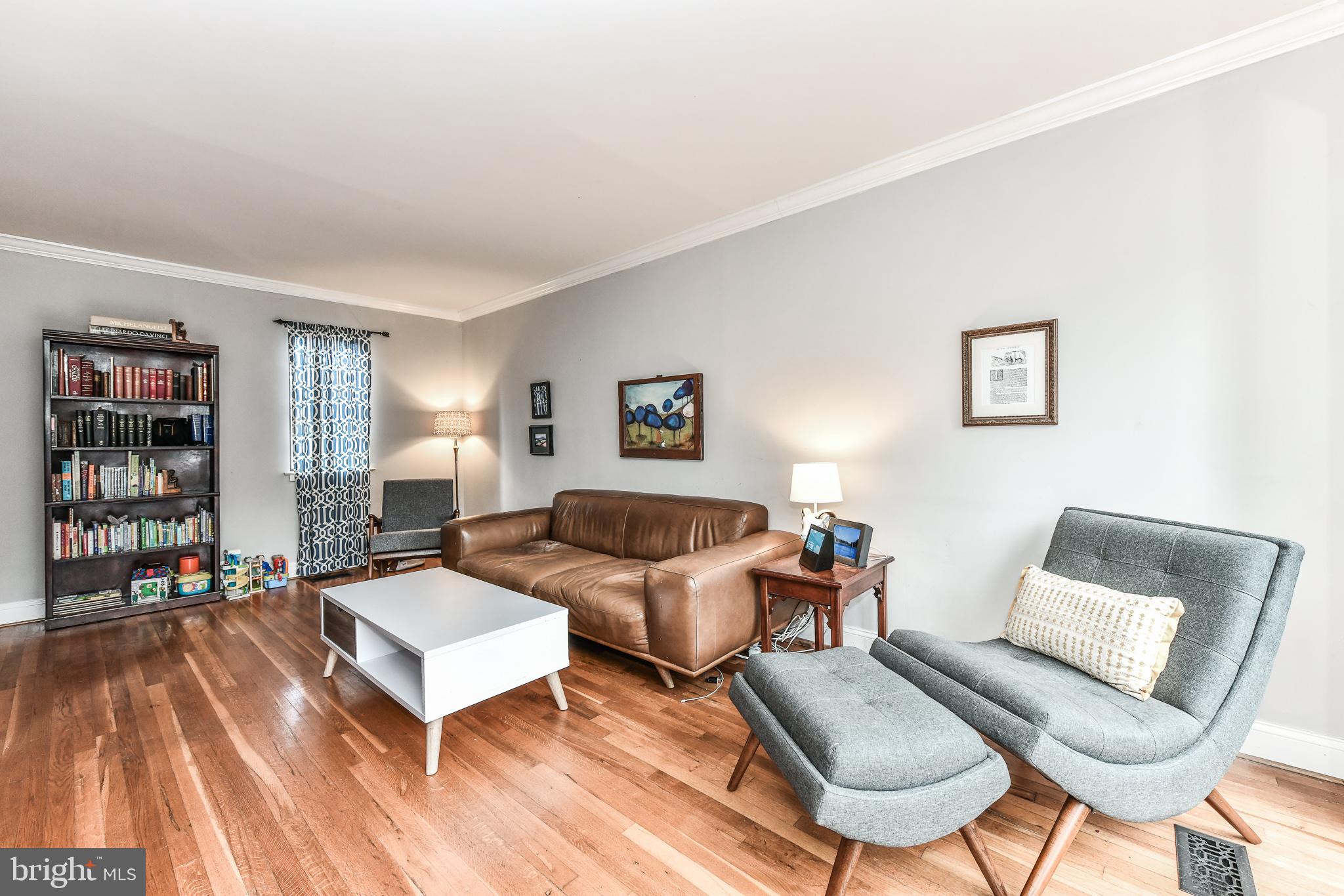1563 Scandia Circle Reston, VA 20190 - Photo 14 of 41 Living Room with Sliding Glass Doors to Deck