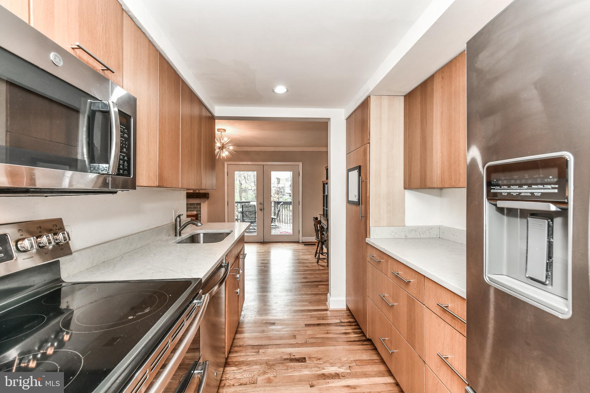 1563 Scandia Circle Reston, VA 20190 - Photo 30 of 41 Updated Kitchen w/ New Counter Tops, Sink, SS Apps