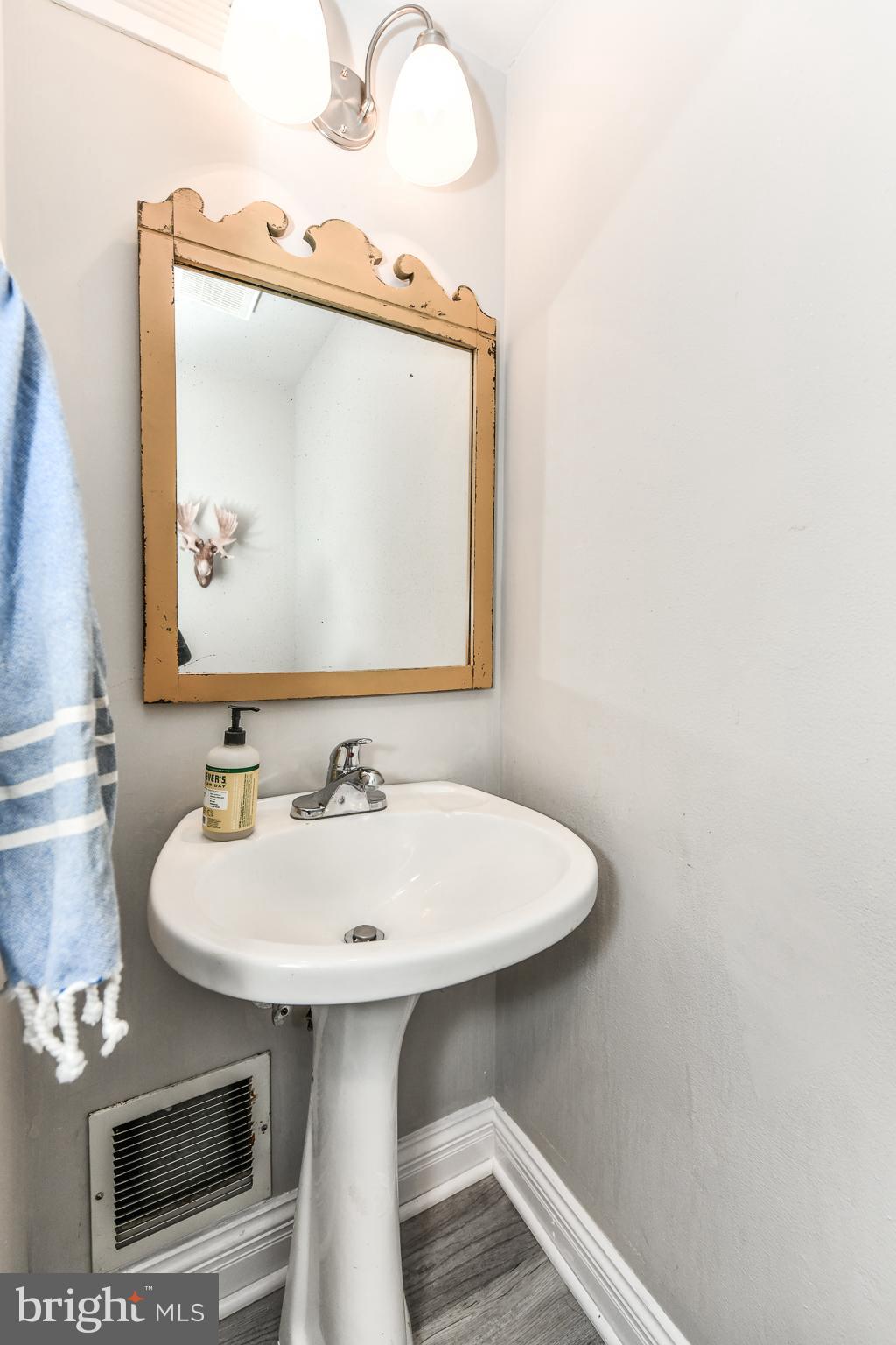 1563 Scandia Circle Reston, VA 20190 - Photo 32 of 41 Main Level Half Bath