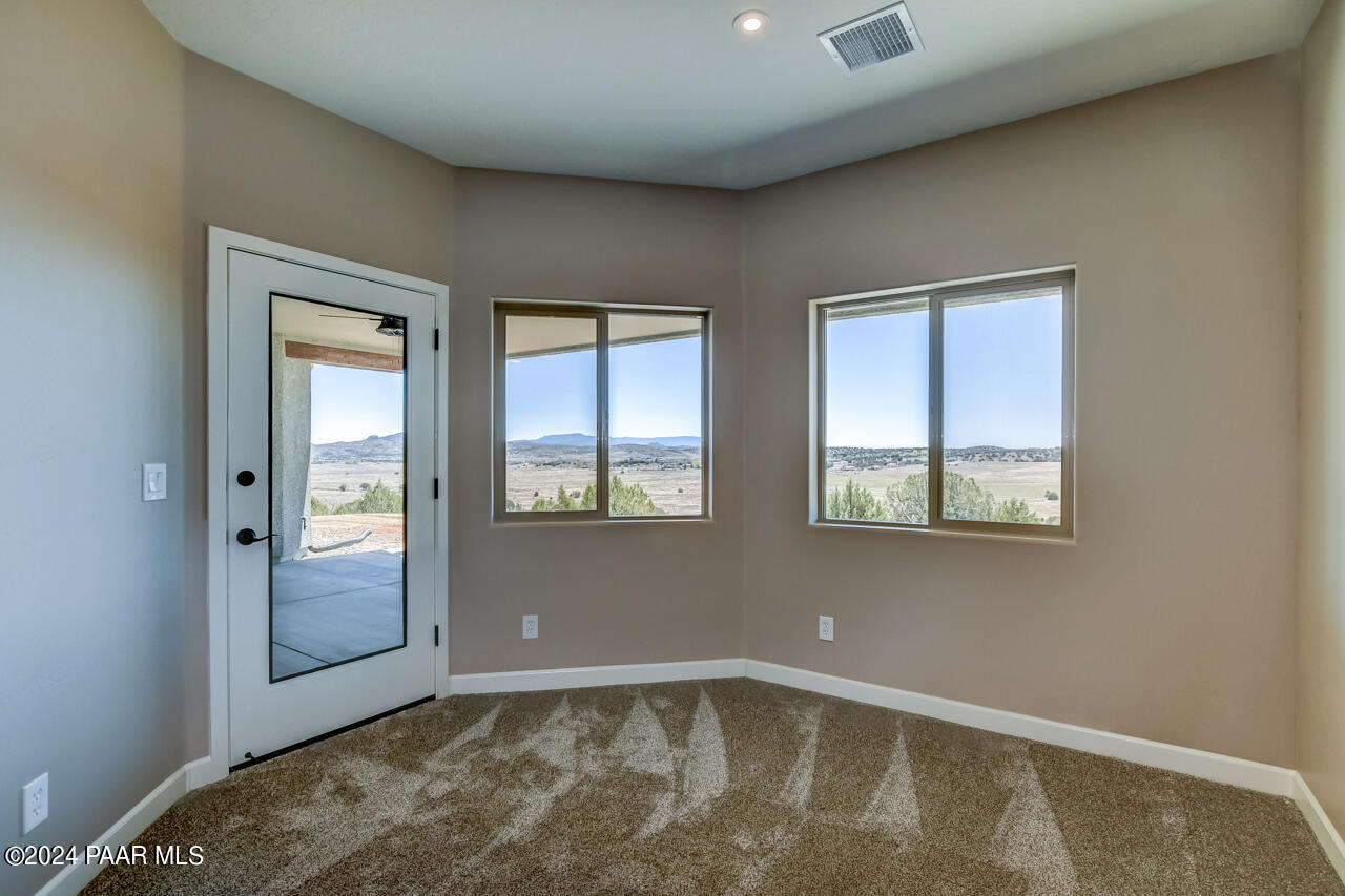 1355 Shadow Ridge Road Paulden, AZ 86334 - Photo 20 of 42 20-Primary-Bedroom