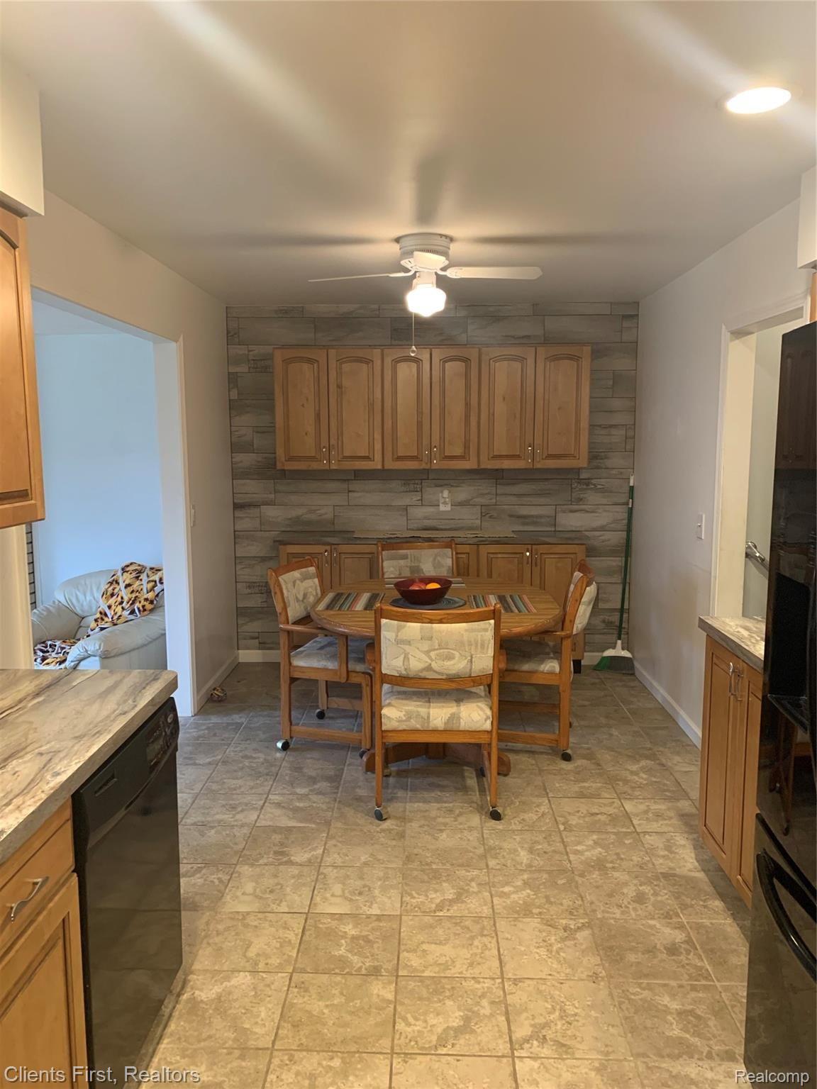 13265 12 Mile Road Warren, MI 48088 - Photo 12 of 25 +kKpJQuYRIen+b+6Xgtatw.jpg