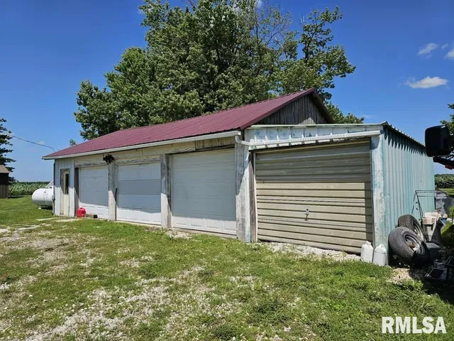$169,000 | 19635 East 800th Street, Sciota, IL 61475