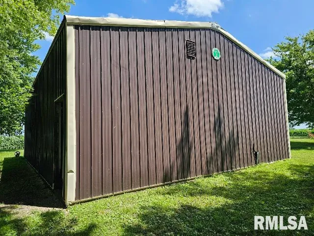 $169,000 | 19635 East 800th Street, Sciota, IL 61475