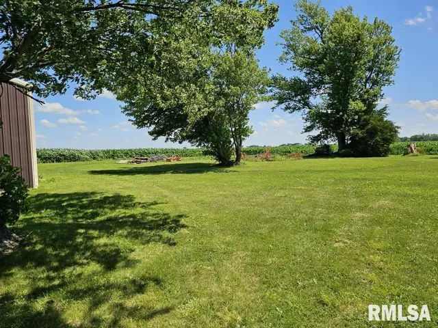 $169,000 | 19635 East 800th Street, Sciota, IL 61475