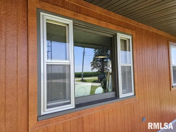 $149,999 | 19635 East 800th Street, Sciota, IL 61475