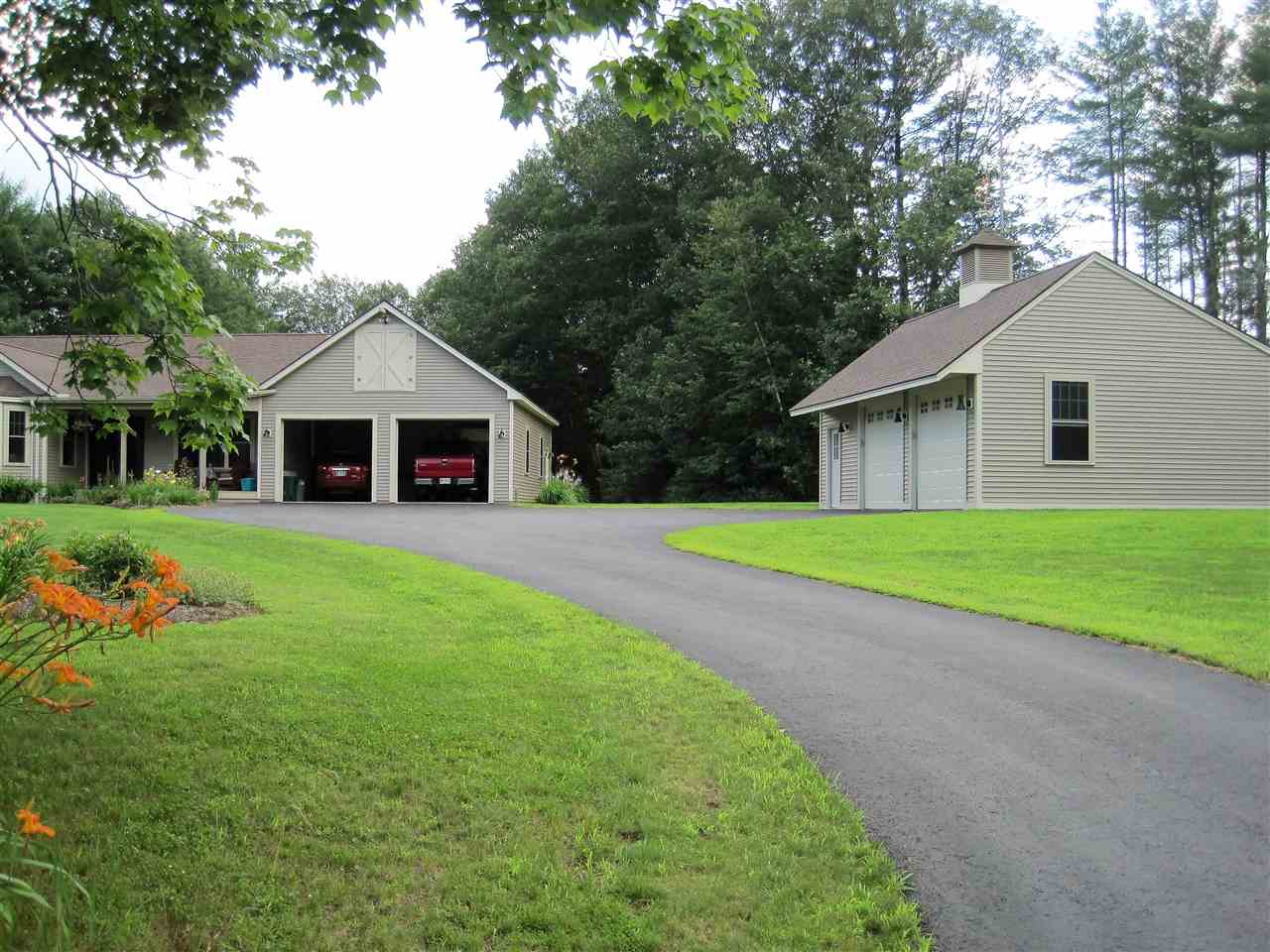 854 Quincy Road Rumney, NH 03266 - Photo 3 of 38