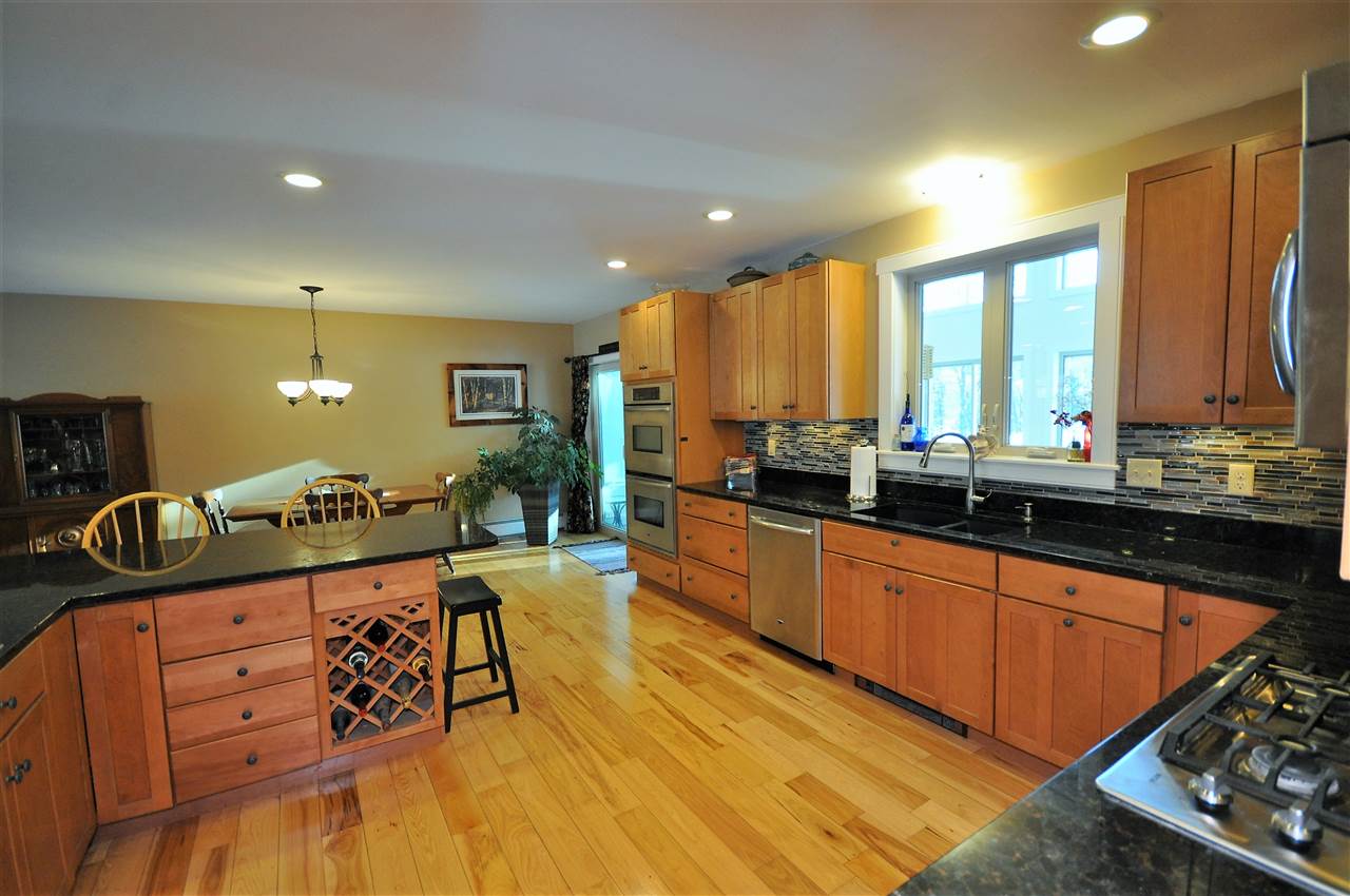 854 Quincy Road Rumney, NH 03266 - Photo 5 of 38