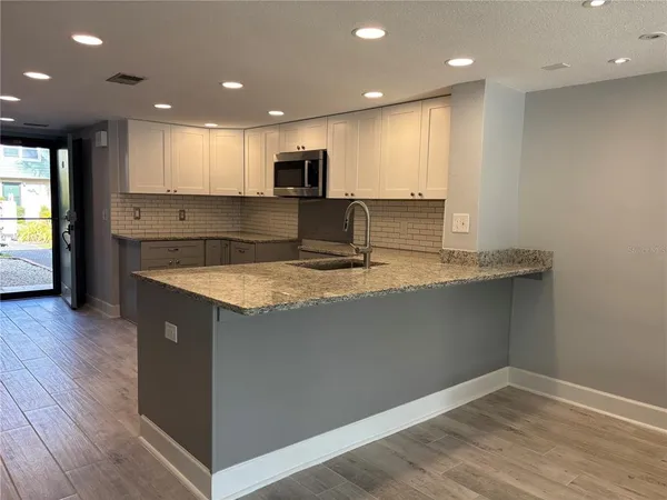 $280,000 | 1028 Apollo Beach Boulevard, Unit 11, Apollo Beach, FL 33572