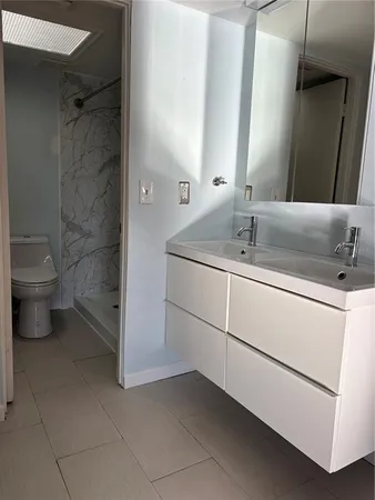 $280,000 | 1028 Apollo Beach Boulevard, Unit 11, Apollo Beach, FL 33572