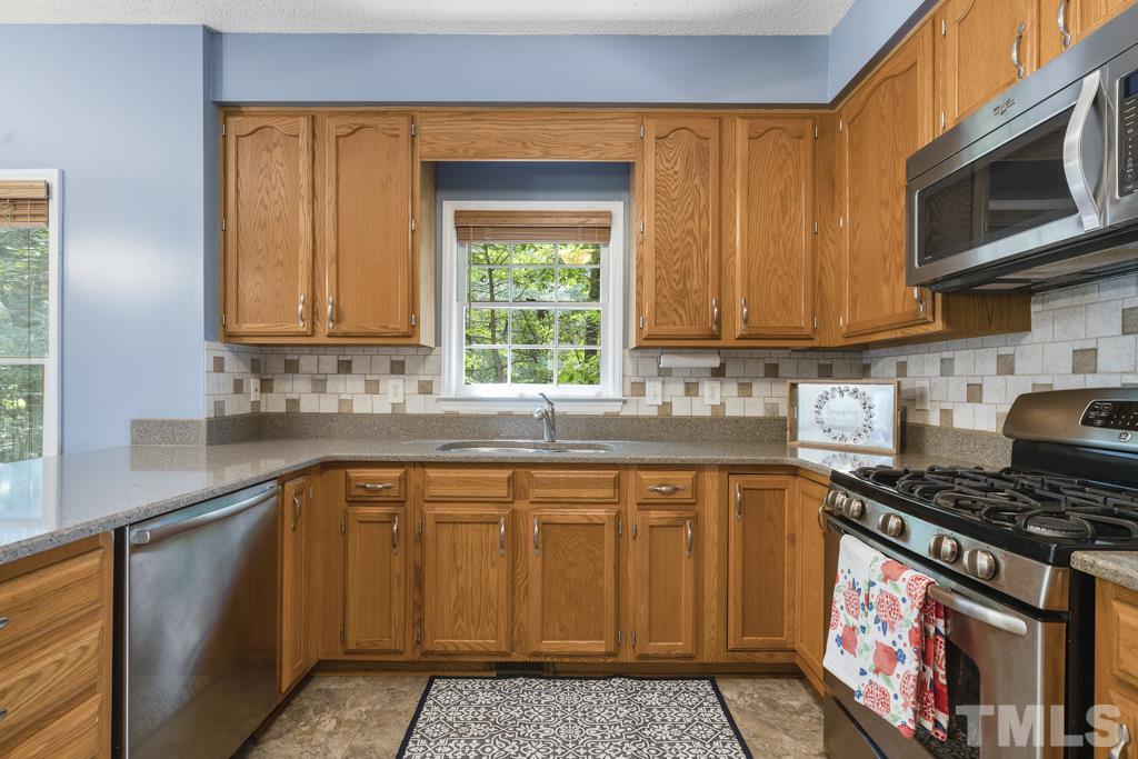 1225 Hillingdon Way Raleigh, NC 27614 - Photo 10 of 28