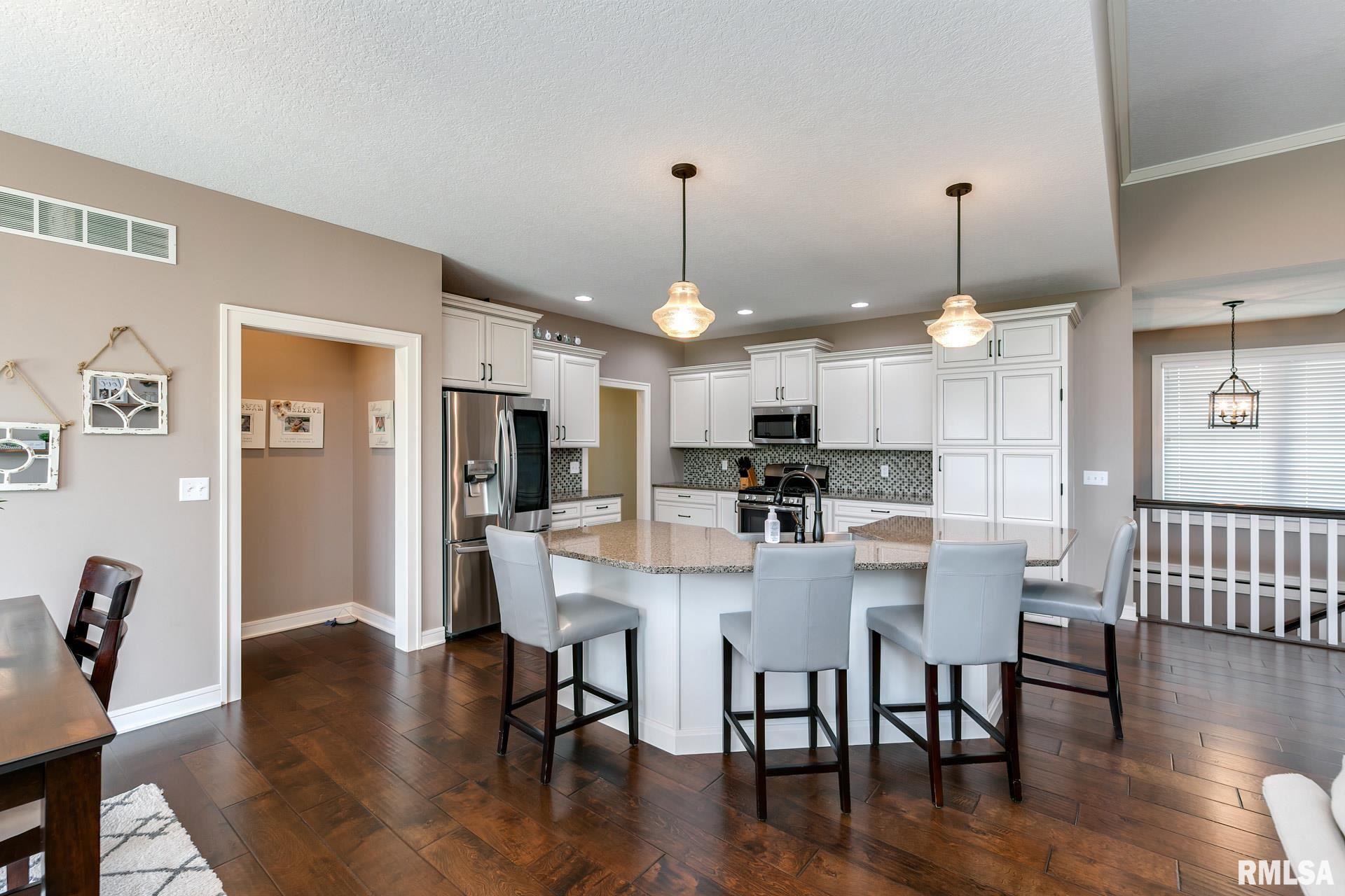 5838 Emily Road Bettendorf, IA 52722 - Photo 6 of 30 Gallery Image 6