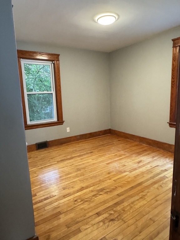 35 Standish Street Worcester, MA 01604 - Photo 6 of 11