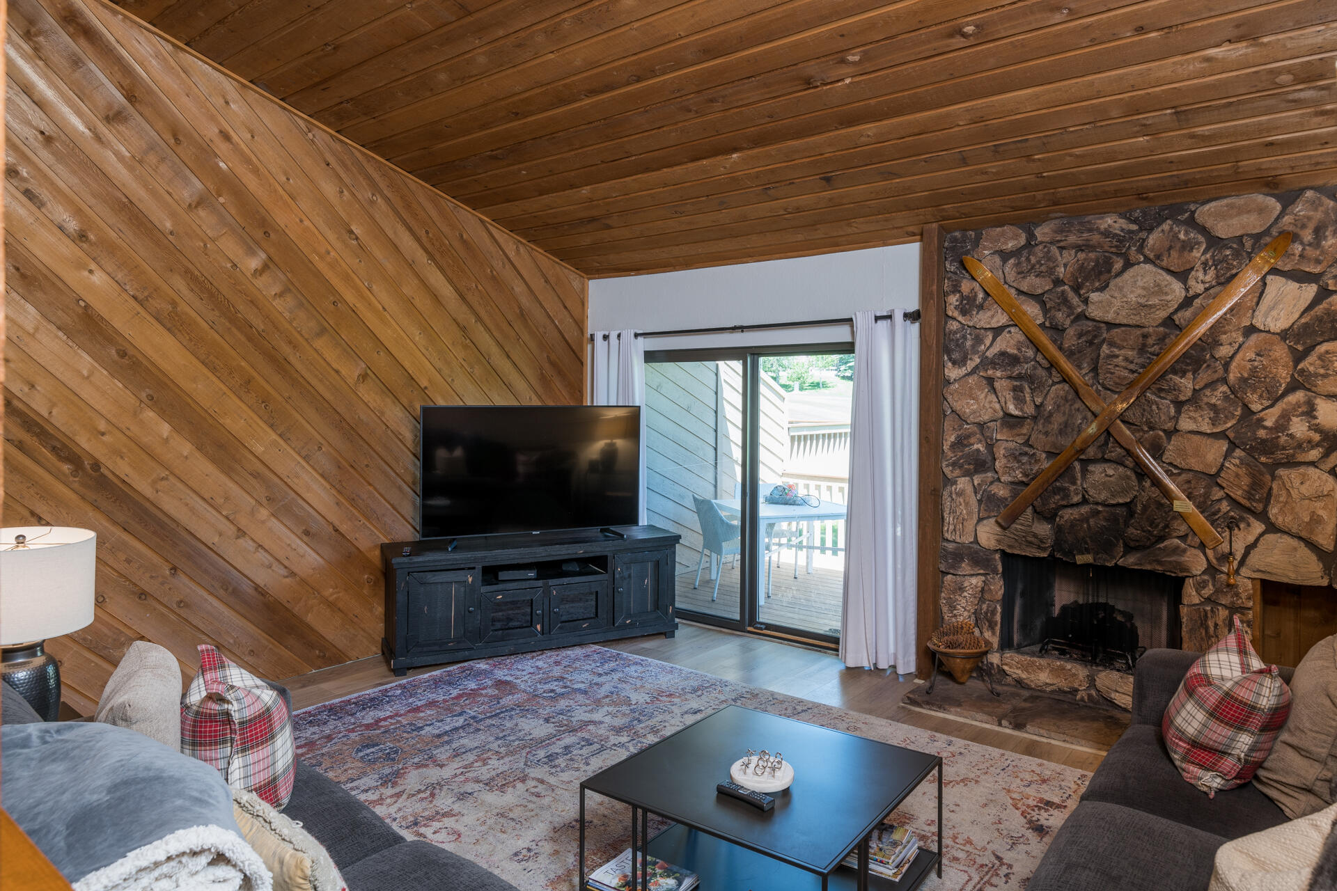 2635 Ridge Lane Sun Valley, ID 83353 - Photo 9 of 27 Living Room