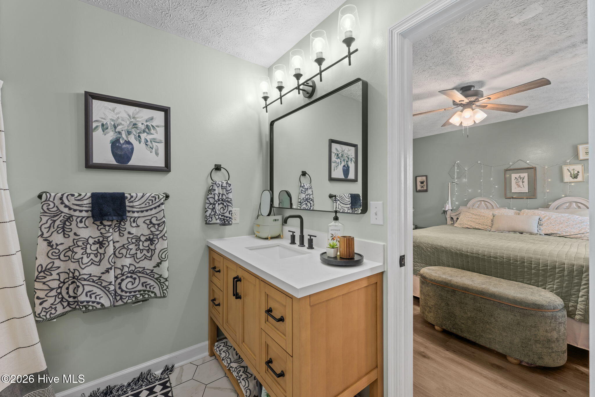 615 Fox Ridge Court Havelock, NC 28532 - Photo 35 of 40 master bathroom