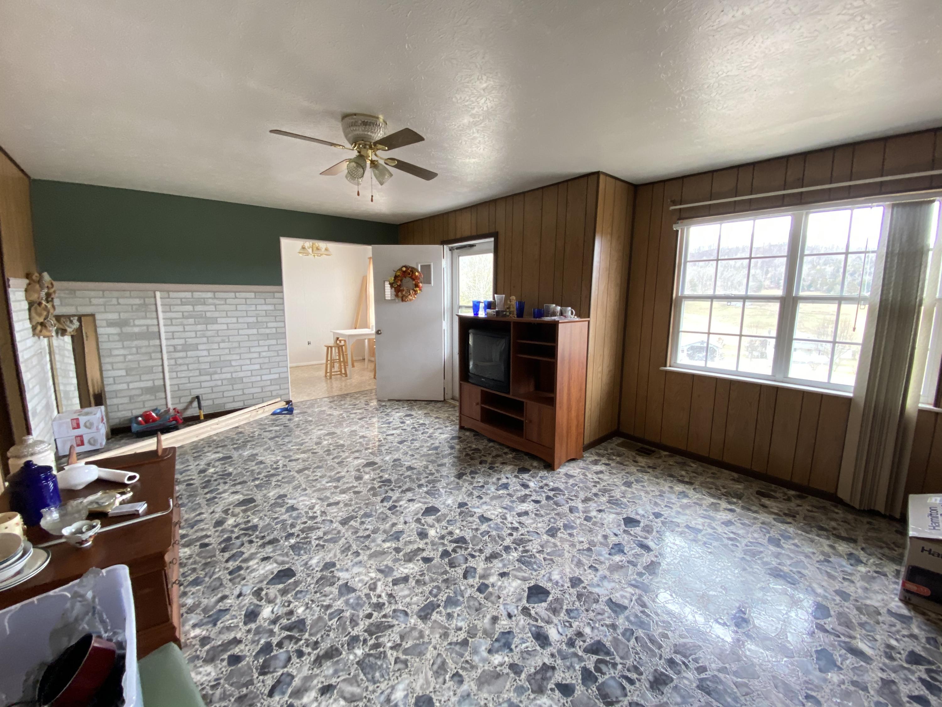 1709 Lick Branch Road Ewing, VA 24248 - Photo 6 of 15 FA72150B-379B-4CD6-AAE8-2787C3FA8D3E