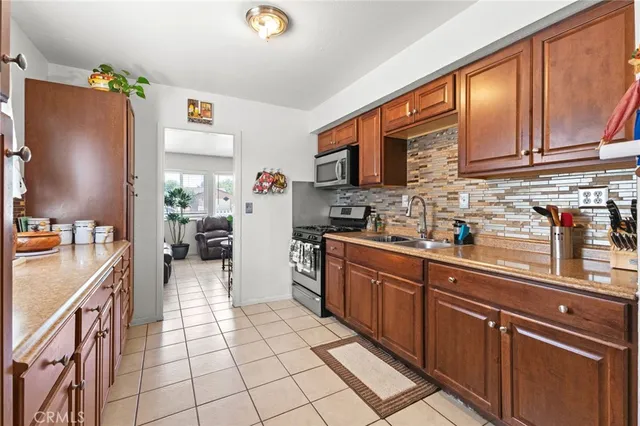 $390,000 | 16116 Cajon Street, Hesperia, CA 92345