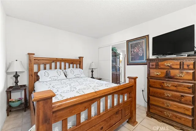 $390,000 | 16116 Cajon Street, Hesperia, CA 92345