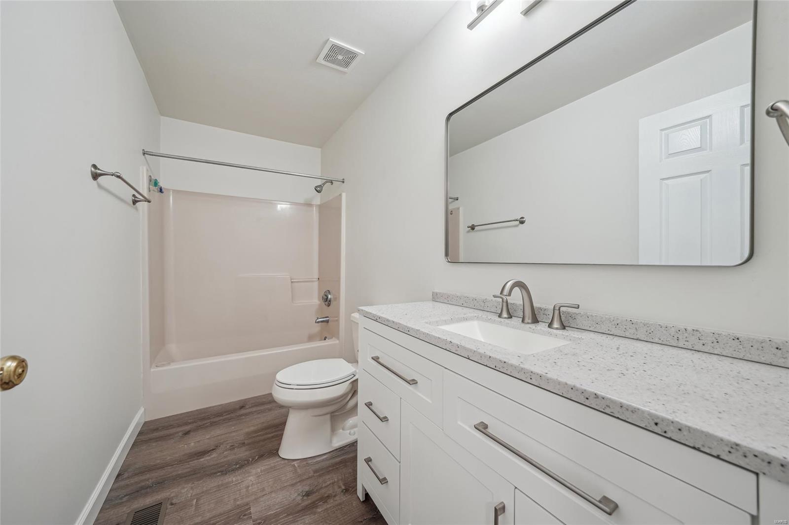 1416 Buckhurst Court Ballwin, MO 63021 - Photo 16 of 26