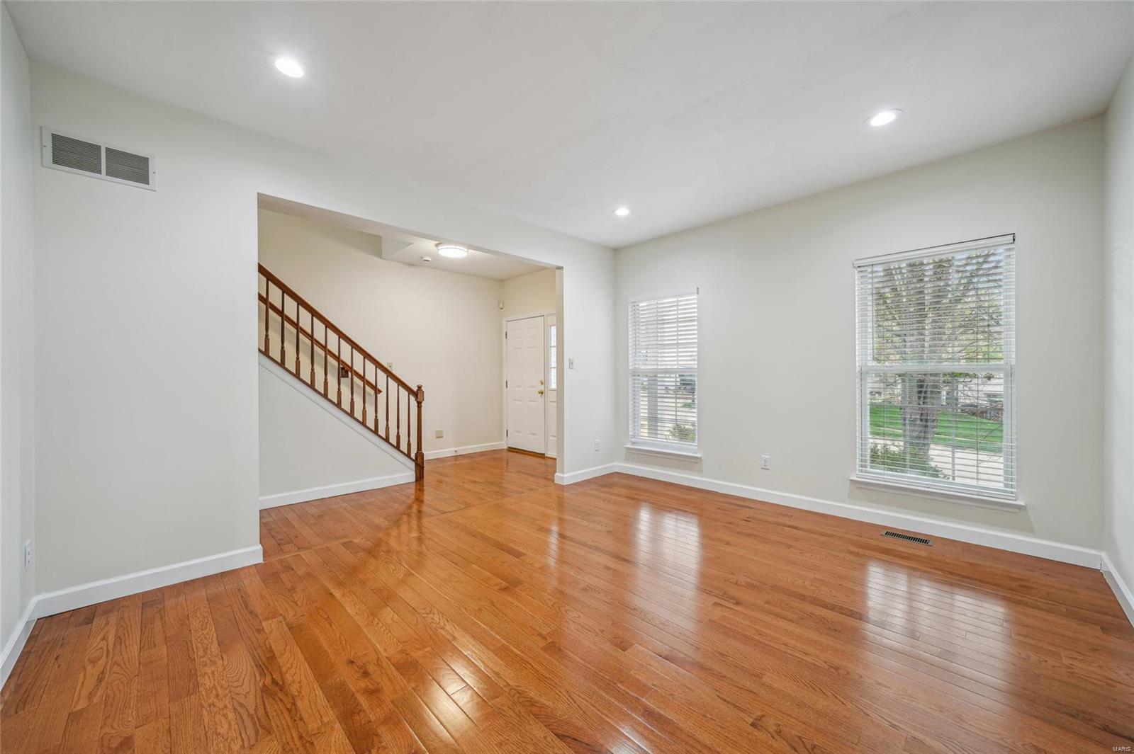 1416 Buckhurst Court Ballwin, MO 63021 - Photo 2 of 26