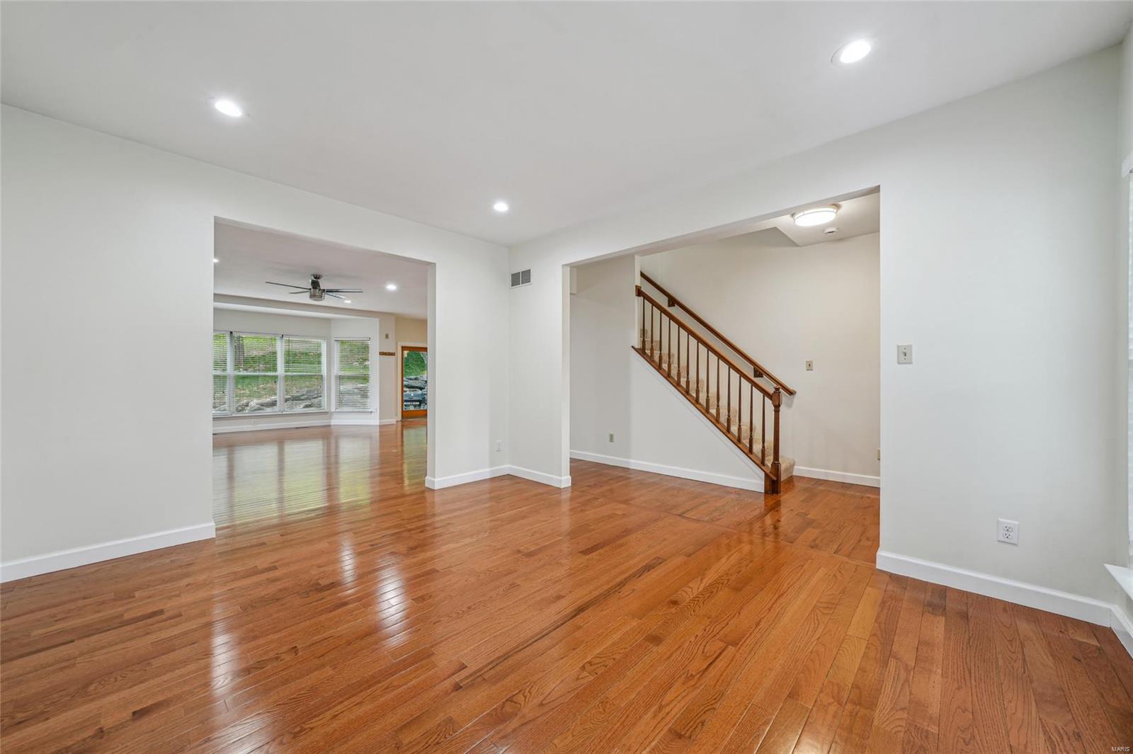 1416 Buckhurst Court Ballwin, MO 63021 - Photo 3 of 26