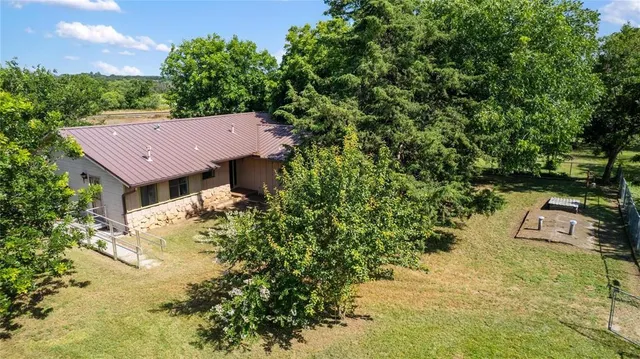 $237,325 | 409 3rd Street, Blanket, TX 76432