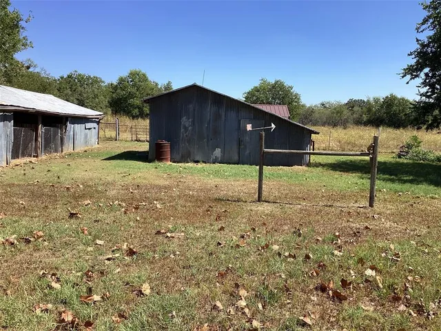 $237,325 | 409 3rd Street, Blanket, TX 76432