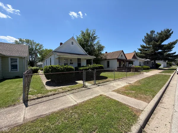 $85,000 | 2423 3rd Avenue, Terre Haute, IN 47807
