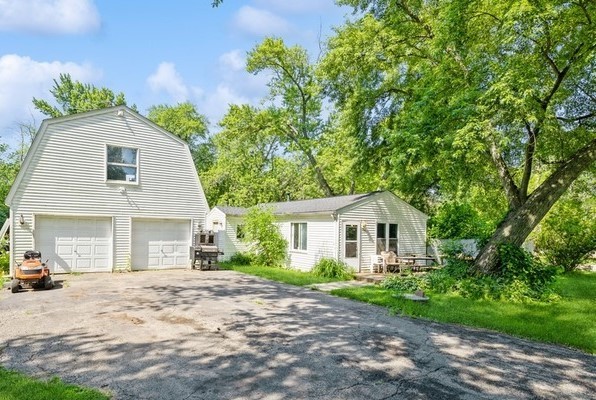 37899 North Dewey Street Spring Grove, IL 60081 - Photo 1 of 5 Gallery Image 1