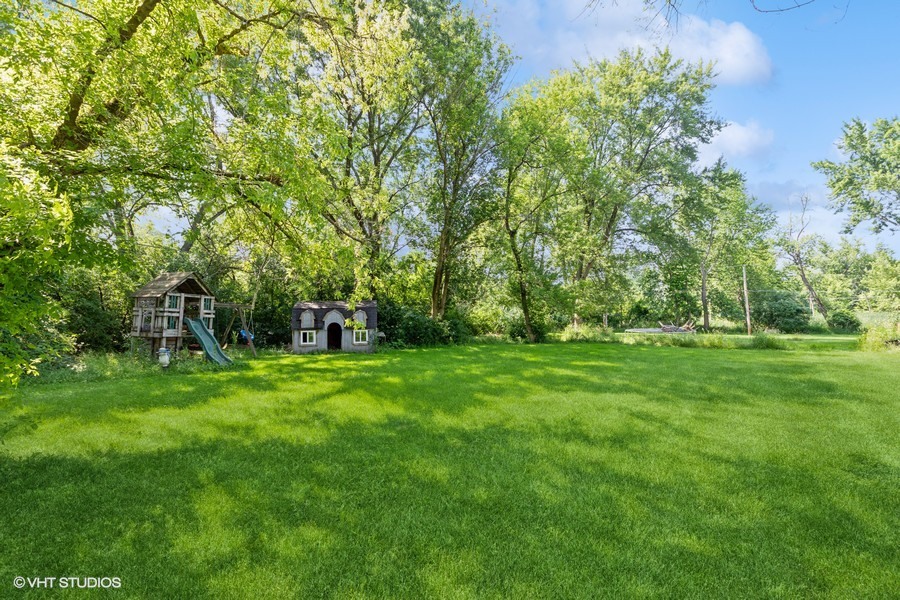 37899 North Dewey Street Spring Grove, IL 60081 - Photo 4 of 5 Gallery Image 4