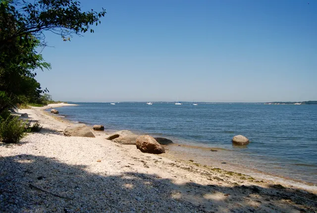 $165,000 | 3581 Noyack Road, Sag Harbor, NY 11963