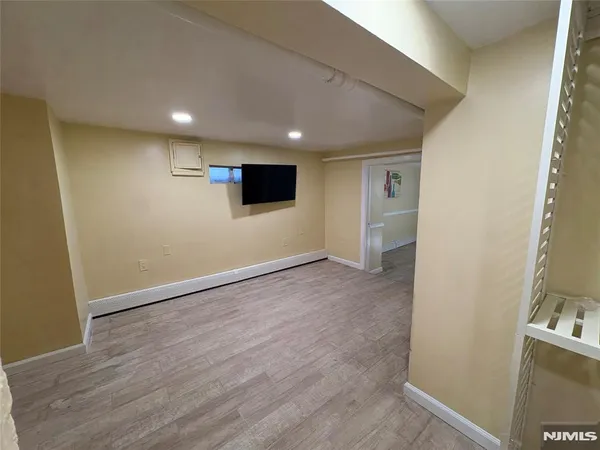 $3,700 | 282 Harding Avenue, Unit 1, Teaneck, NJ 07666