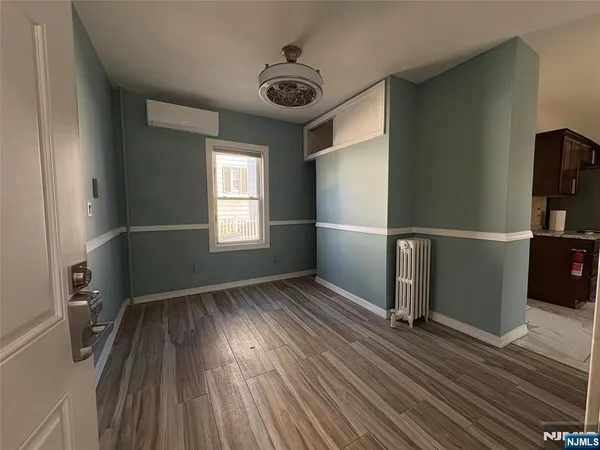 $3,500 | 282 Harding Avenue, Unit 1, Teaneck, NJ 07666
