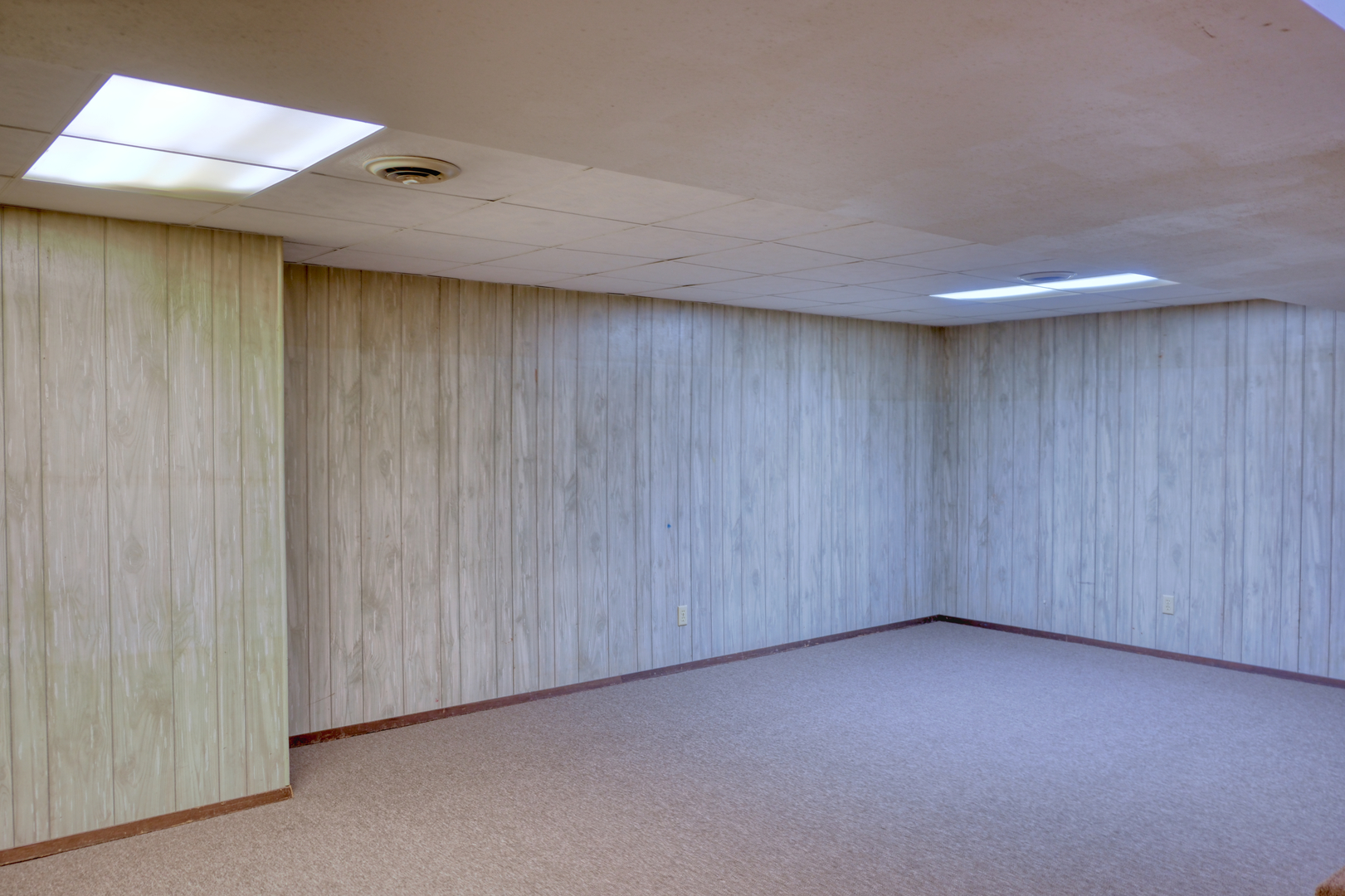 676 Swan Pond Road Jacob, IL 62950 - Photo 20 of 42 a view of a garage