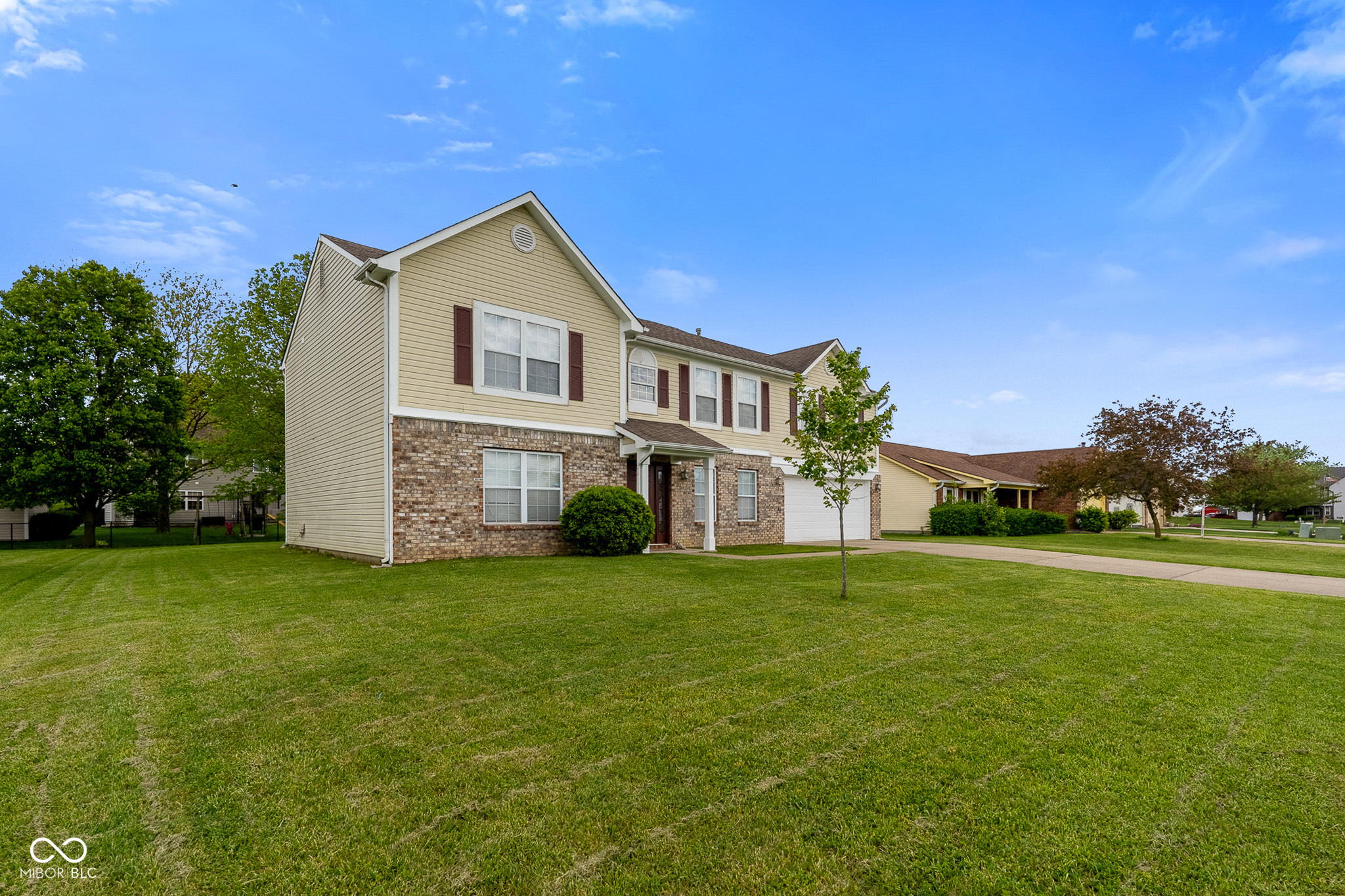 665 Hummingbird Lane Whiteland, IN 46184 - Photo 4 of 38