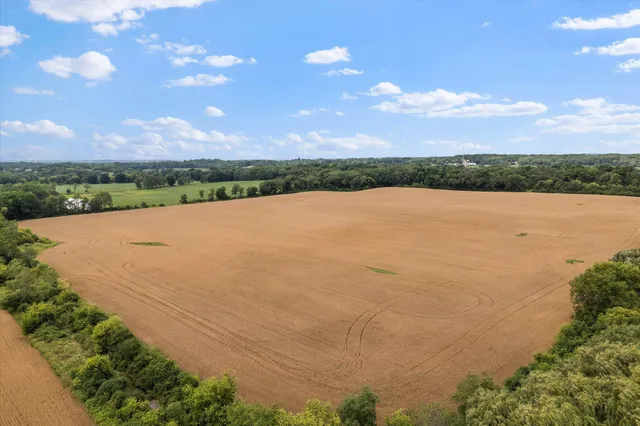 $1,100,000 | 50 Salem Lakes, Salem, WI 53168