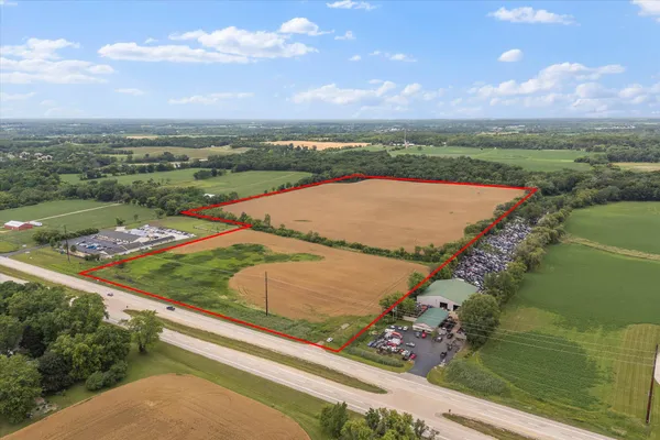 $1,100,000 | 50 Salem Lakes, Salem, WI 53168