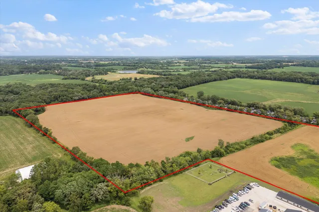 $1,100,000 | 50 Salem Lakes, Salem, WI 53168