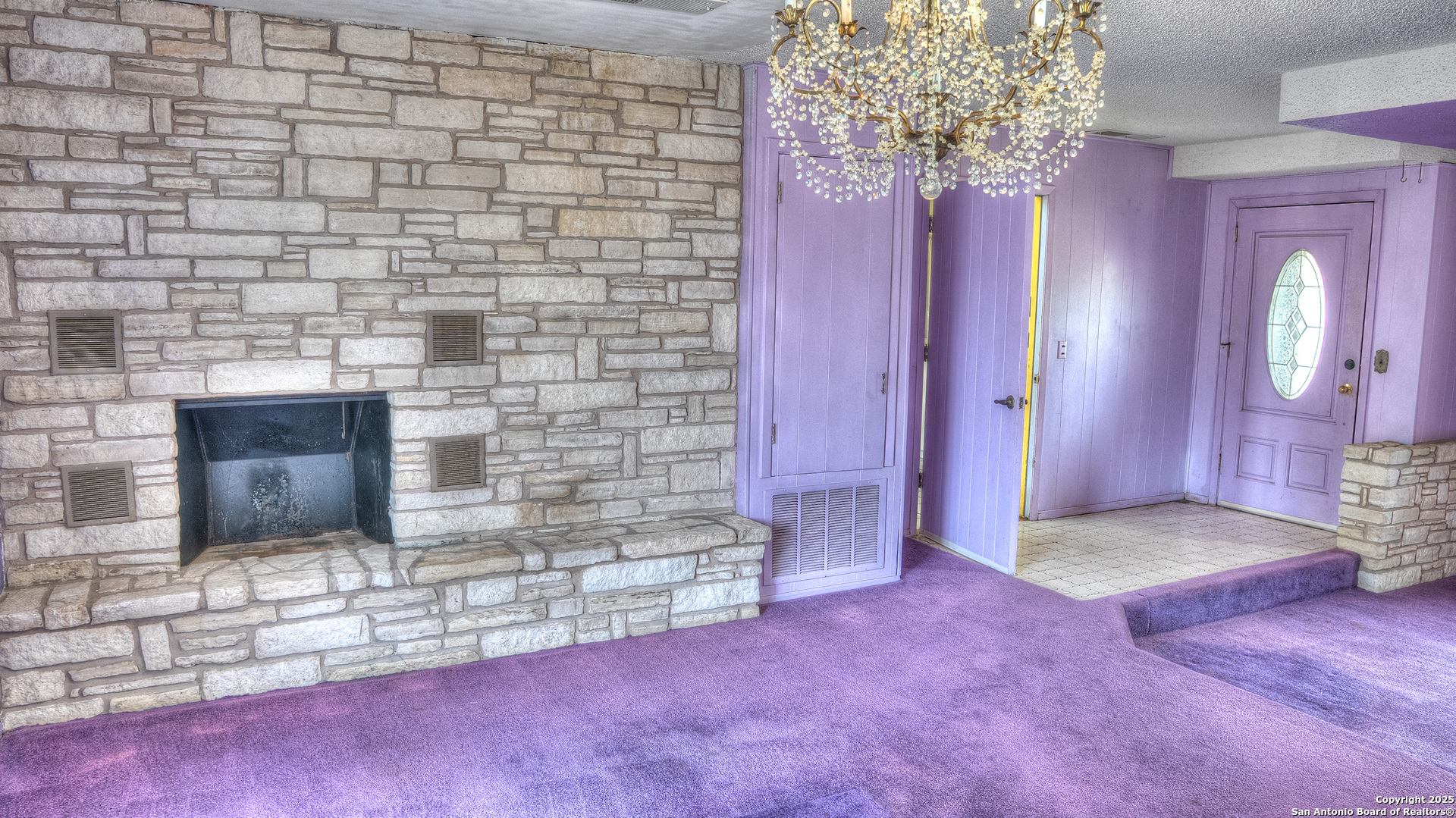 6671 Ranch Road 1120 Rio Frio, TX 78879 - Photo 21 of 47 a spacious bathroom with a sink and a mirror
