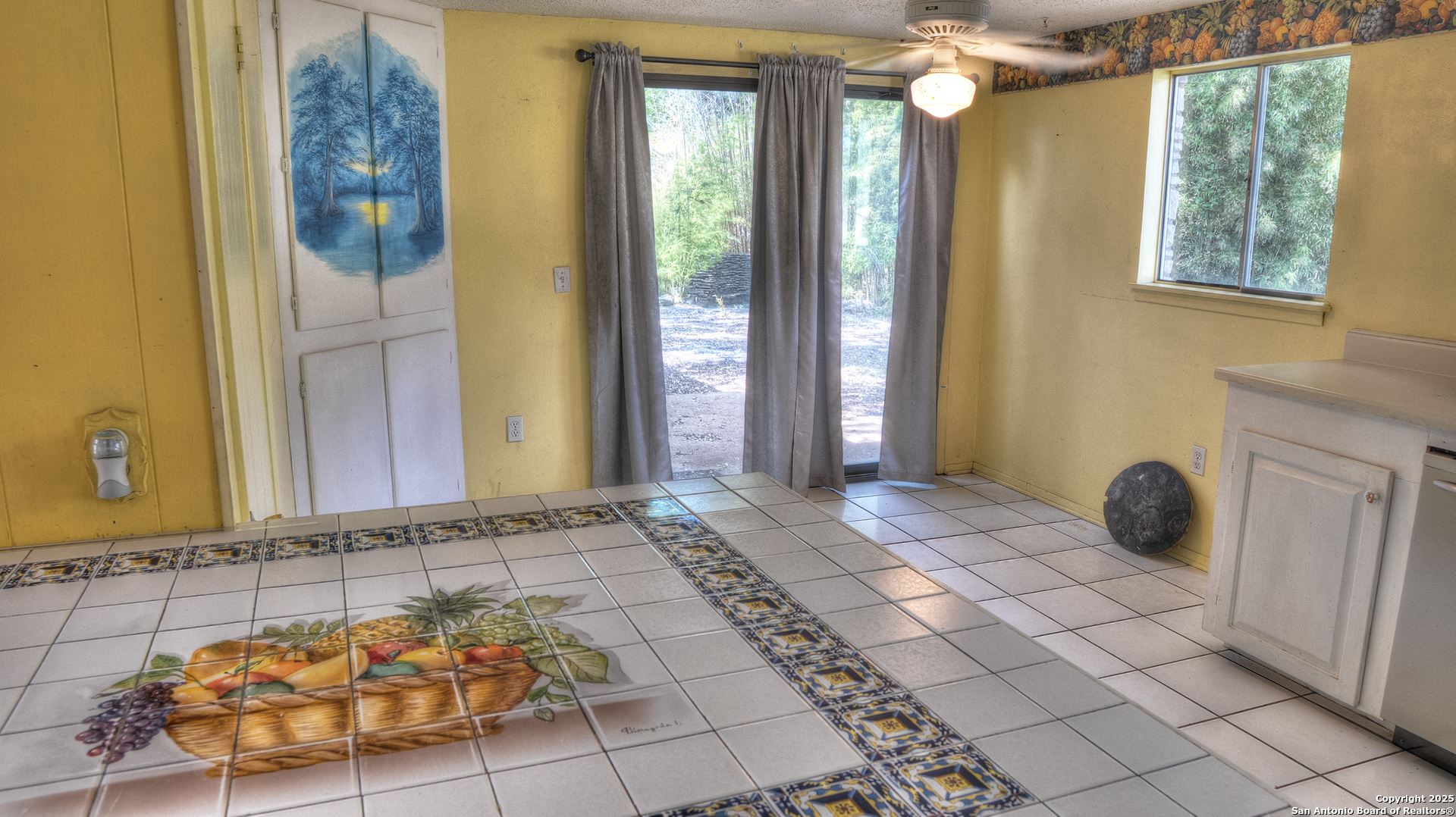 6671 Ranch Road 1120 Rio Frio, TX 78879 - Photo 30 of 47 a bathroom with a mirror and a shower
