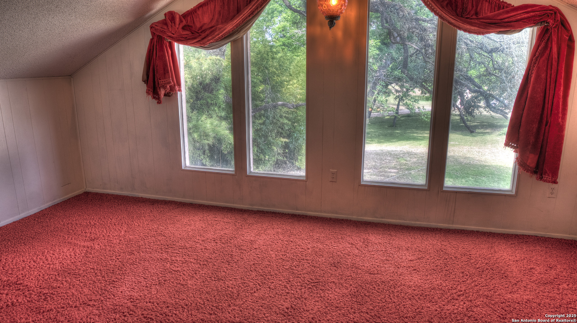 6671 Ranch Road 1120 Rio Frio, TX 78879 - Photo 35 of 47 an empty room with a window