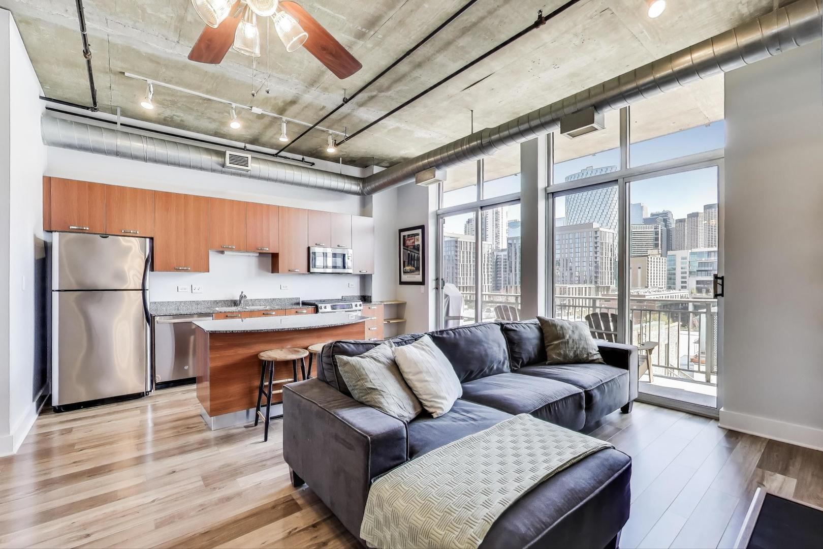 111 South Morgan Street, Unit 820 Chicago, IL 60607 - Photo 3 of 15 Gallery Image 3