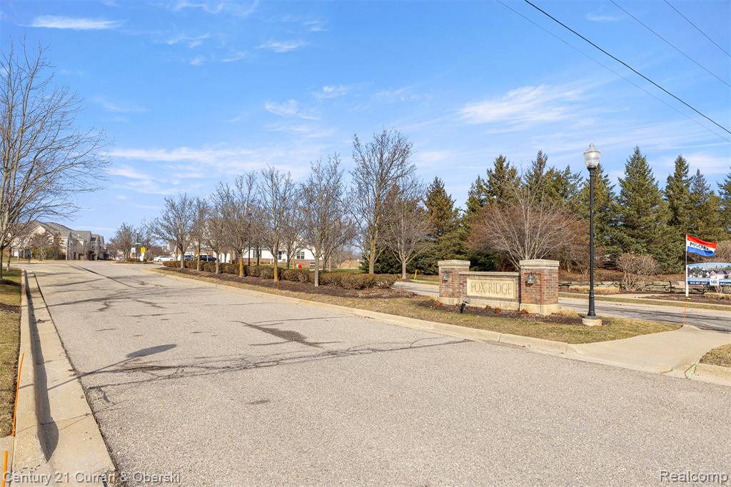 9781 Ridge Run Street, Unit 70 Howell, MI 48855 - Photo 4 of 42
