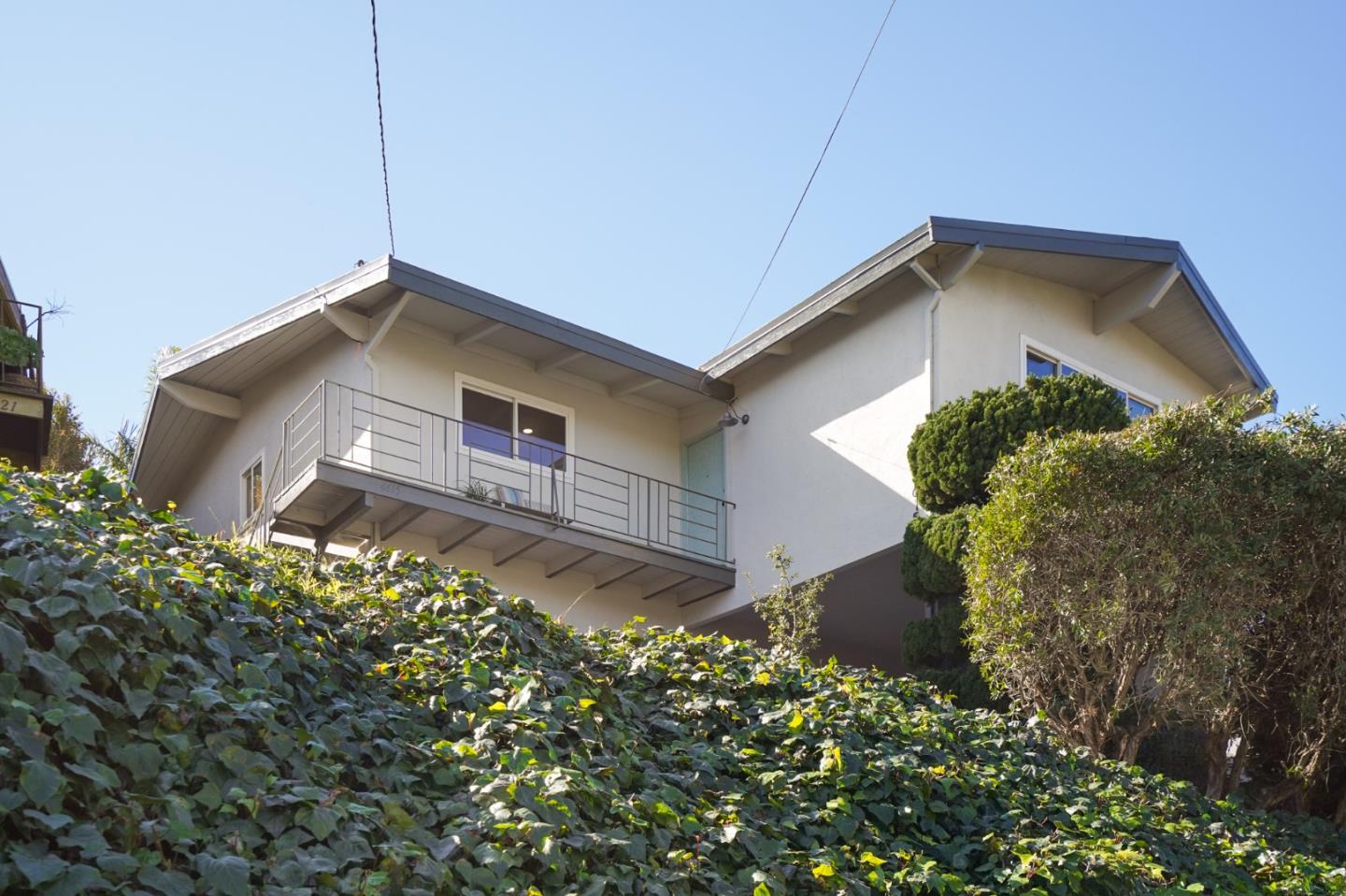 4615 Redding Street Oakland, CA 94619 - Photo 44 of 49 a front view of a house with a yard