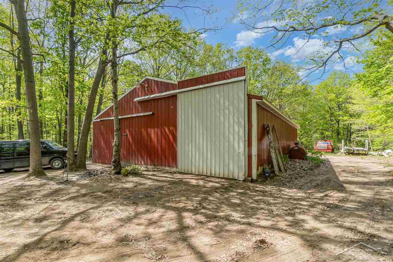 13640 Lakefield Road Hemlock, MI 48626 - Photo 33 of 45